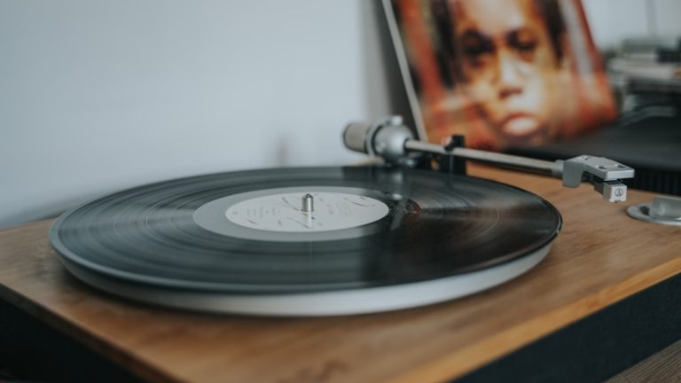Vinyl’s Revenge: The Turntable’s Role in Modern Music Enjoyment